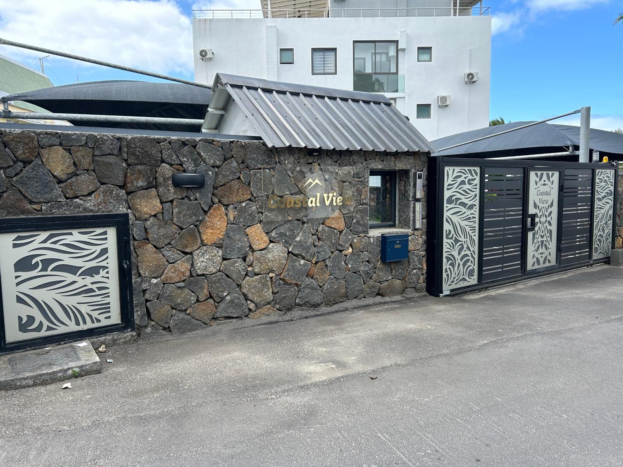 Coastal View Apartments Grand-Baie Eksteriør billede